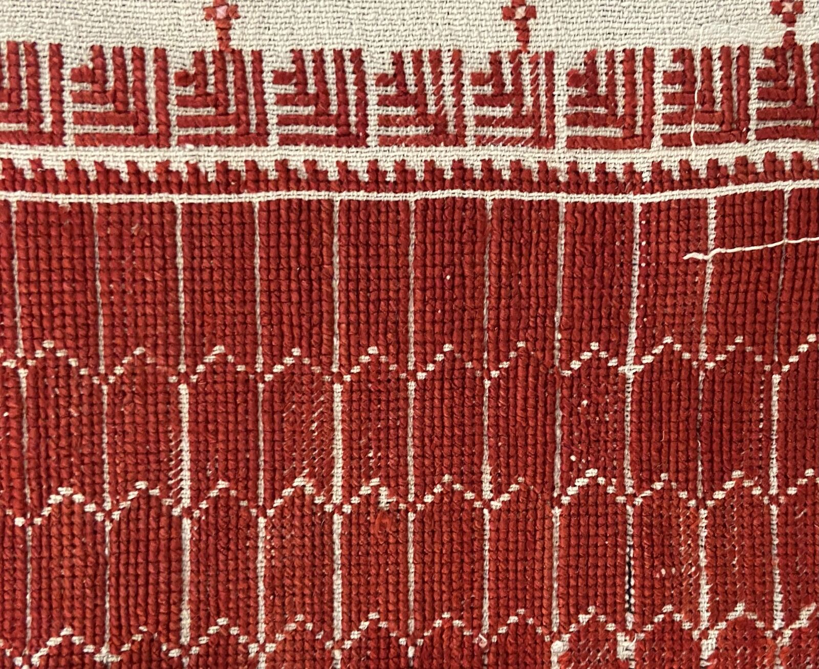 Tall palms embroidery pattern from the Ramallah region