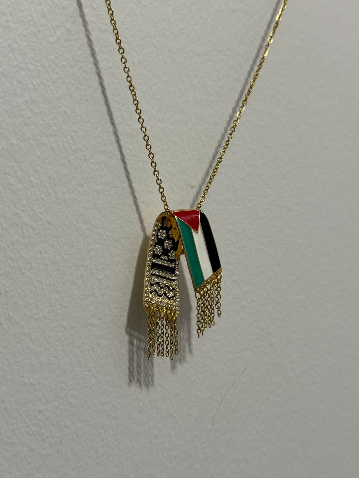 Pendentif drapeau de la Palestine avec motif Keffieh – Symbole élégant de l'héritage
