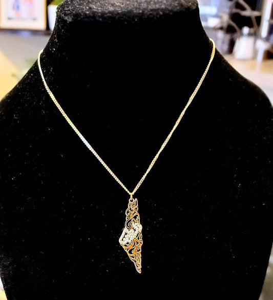 Golden Palestine Map Necklace – Arabic Calligraphy Design with Crystal Accents