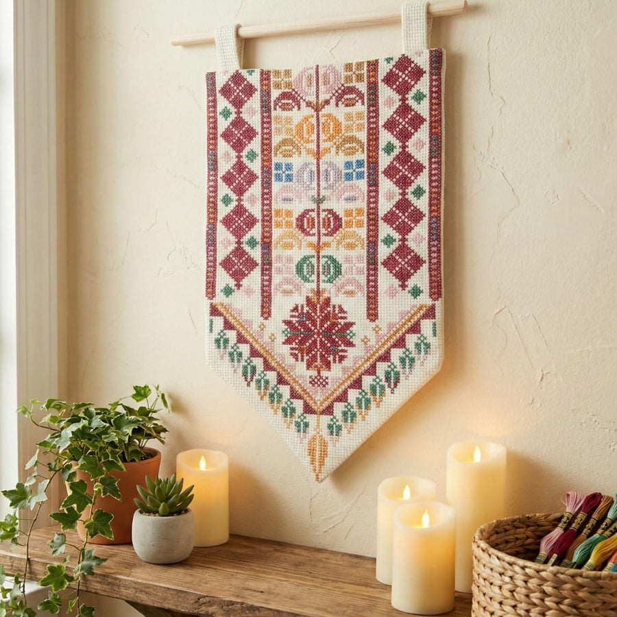 Palestinian Tatreez Wall Hanging – Floral Heritage Embroidery | التعليقة الجدارية بالتطريز الفلسطيني التراثي (نقشة الأزهار)