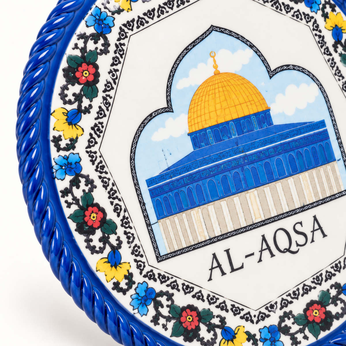 Al Aqsa Dome Decorative Hanging Plate – Blue Floral Border — close view of the pattern and rim.